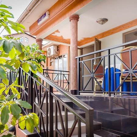 Mt. Zion Hotel Annex คัมพาลา ภายนอก รูปภาพ
