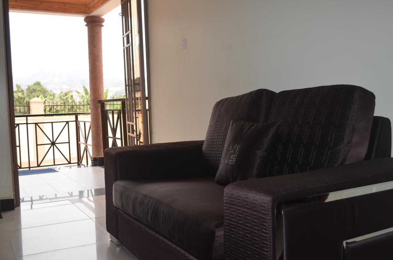 Mt. Zion Hotel Annex คัมพาลา ภายนอก รูปภาพ