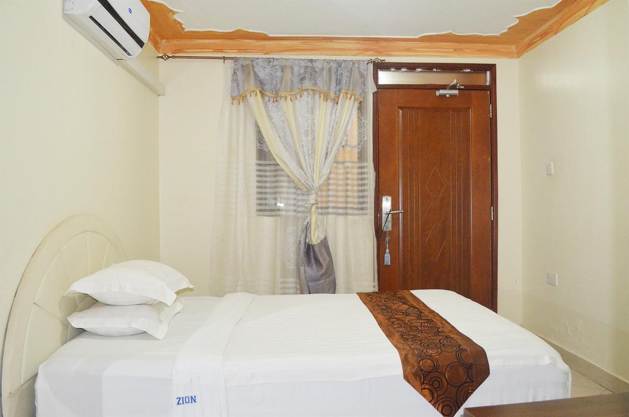 Mt. Zion Hotel Annex คัมพาลา ภายนอก รูปภาพ