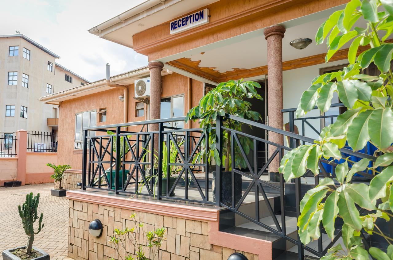 Mt. Zion Hotel Annex คัมพาลา ภายนอก รูปภาพ